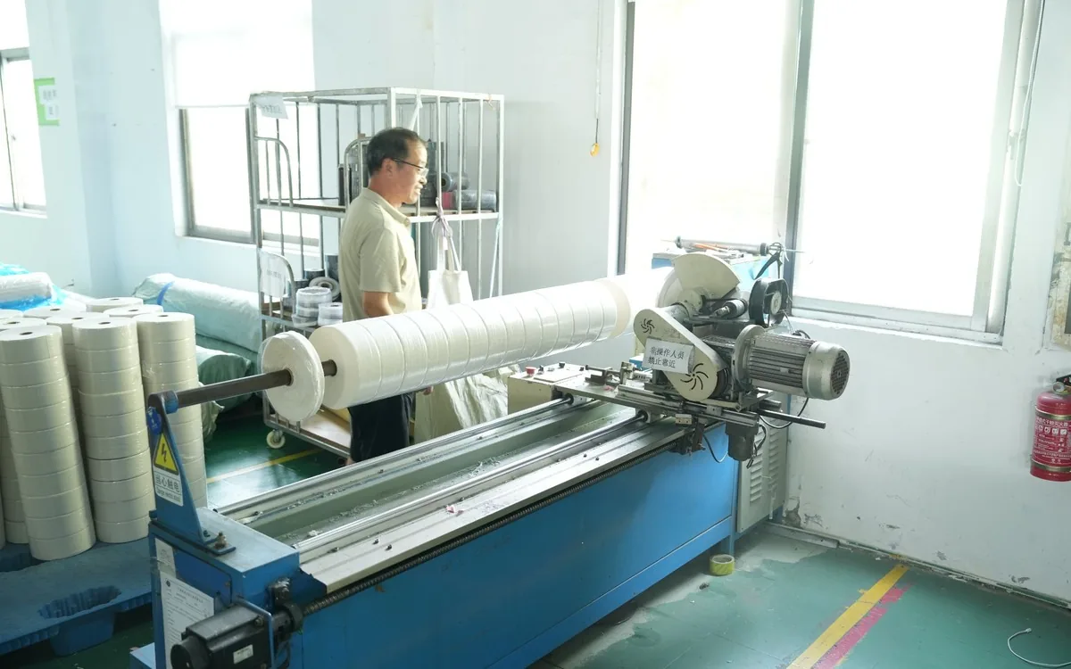 Material roll processing in the Ningbo Happiness factory